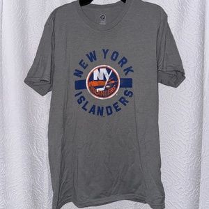 ⭐️ #27 🏒🌟 1218 NHL NY Islanders T Shirt 🌟🏒
✅good condition
